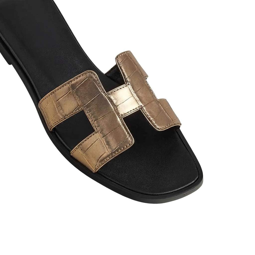 Oran Sandal in Alligator Skin with Metallic Finish